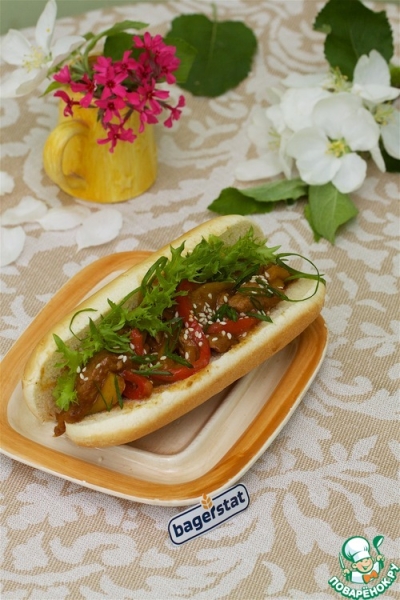 Хот-дог по мотивам азиатской кухни Хот-дог по мотивам азиатской кухни