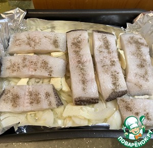 Палтус на луковой подушке Палтус на луковой подушке