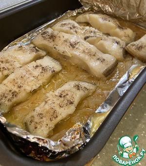 Палтус на луковой подушке Палтус на луковой подушке