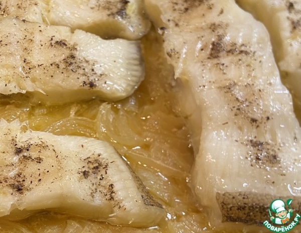 Палтус на луковой подушке Палтус на луковой подушке