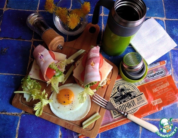 Простые бутерброды на булочках для бургеров