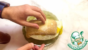 Сэндвич с жареным яйцом в чиабатте