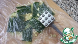 Стейк бургер с "битым" огурцом Стейк бургер с "битым" огурцом