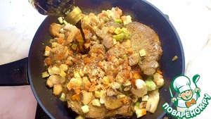 Свиные стейки на сковороде