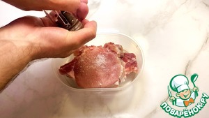 Свиные стейки на сковороде