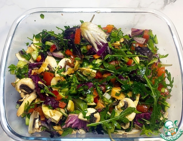 Весенний салат с сырыми шампиньонами Весенний салат с сырыми шампиньонами