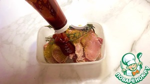 Запеченные свиные стейки с овощами