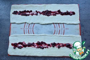 Колбасный венок с медово-горчичной глазурью Колбасный венок с медово-горчичной глазурью