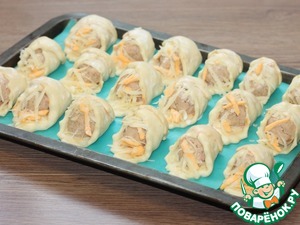 Слойки с начинкой из фарша