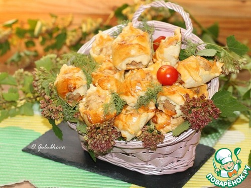 Слойки с начинкой из фарша