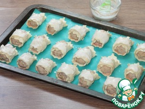 Слойки с начинкой из фарша