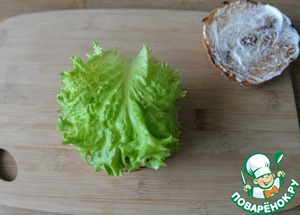 Бургер с индейкой и карамелизированным луком