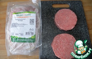 Бургер с индейкой и творожным соусом