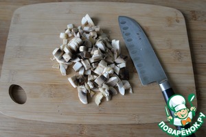 Бургер с индейкой и жюльеном