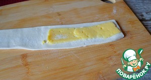 Слойки с сосисками и черри