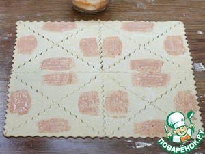 Слойки с начинкой из фарша