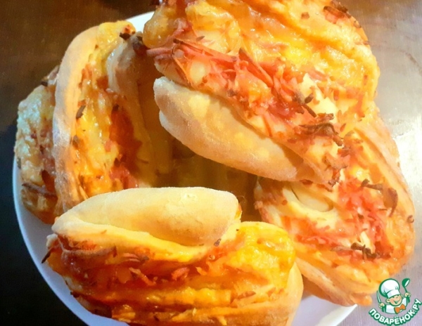 Булочки с колбасой и сыром Булочки с колбасой и сыром