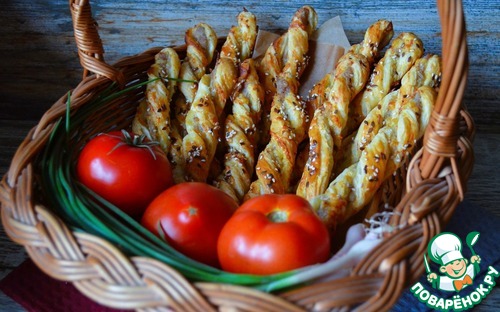 Слоёные палочки с фаршем и сыром