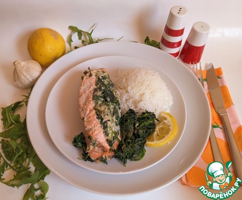 Кармашки из лосося со шпинатом