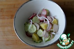 Картофельный салат с запепчённой индейкой