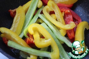 Кисло-сладкие перцы с сосисками