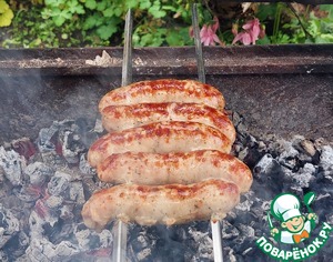 Купаты-гриль с моцареллой и томатами