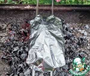 Купаты-гриль с моцареллой и томатами