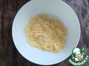 Купаты-гриль с моцареллой и томатами