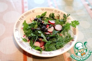 Купаты на углях с соусом из жимолости