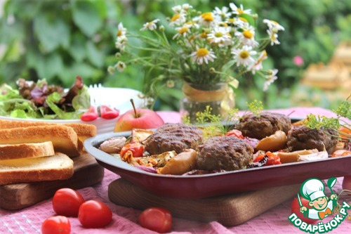 Люля-кебаб с фруктово-овощным гарниром Люля-кебаб с фруктово-овощным гарниром