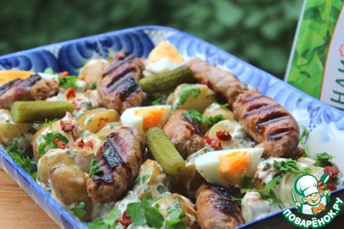 Мини-купаты-гриль с горячим немецким салатом Мини-купаты-гриль с горячим немецким салатом