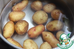 Мини-купаты-гриль с горячим немецким салатом Мини-купаты-гриль с горячим немецким салатом