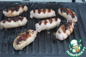 Мини-купаты-гриль с горячим немецким салатом Мини-купаты-гриль с горячим немецким салатом