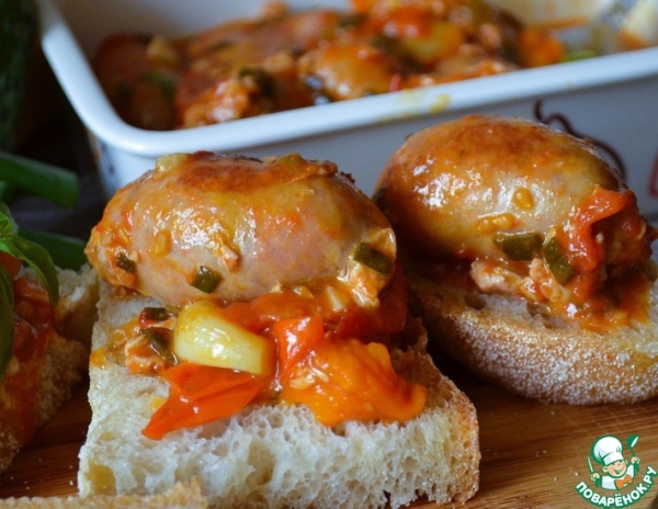 Мини-купаты с томатами и чесноком