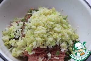 Мясные шарики из индейки с капустой
