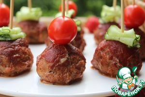 Мясные шарики из индейки с капустой