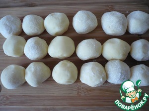 Пирог из картофельного пюре с колбасками