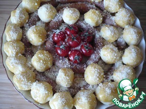 Пирог из картофельного пюре с колбасками