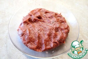 Плескавица из индейки с острым соусом