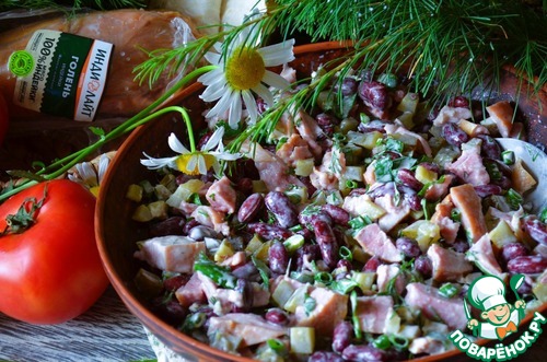 Салат из фасоли и копчёной индейки Салат из фасоли и копчёной индейки