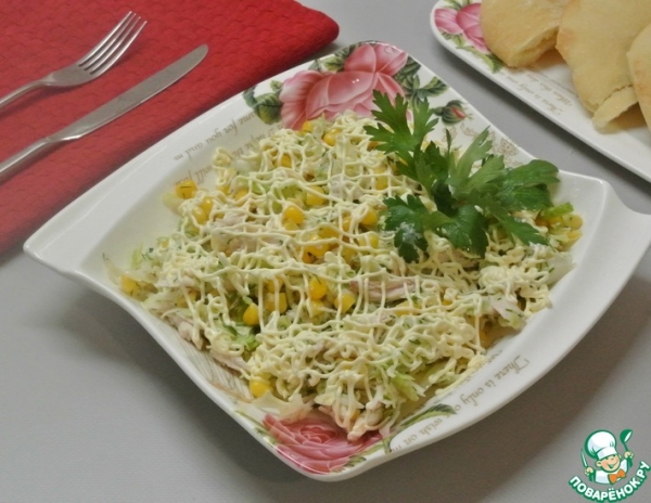 Салат из курицы, капусты, сыра, кукурузы Салат из курицы, капусты, сыра, кукурузы