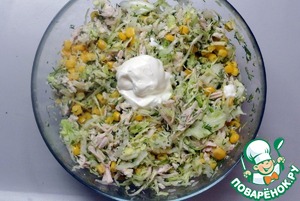 Салат из курицы, капусты, сыра, кукурузы Салат из курицы, капусты, сыра, кукурузы