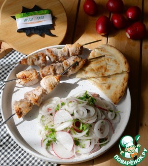 Салат из маринованного лука к шашлыку