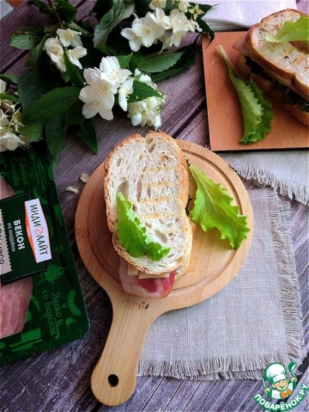 Сэндвич из чиабатты с беконом Сэндвич из чиабатты с беконом