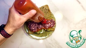 Сэндвич с "Коул слоу" Сэндвич с "Коул слоу"