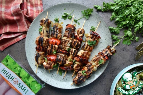 Шашлычки из индейки с медом и чесноком Шашлычки из индейки с медом и чесноком