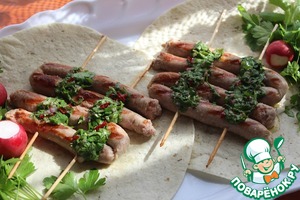 Сосиски-гриль с соусом чимичурри Сосиски-гриль с соусом чимичурри