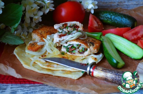 Стейк индейки с беконом и зеленью