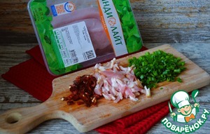 Стейк индейки с беконом и зеленью