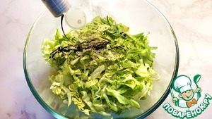 Весенний салат с молодой капустой и овощами Весенний салат с молодой капустой и овощами